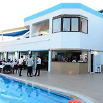 Hira Hotel *