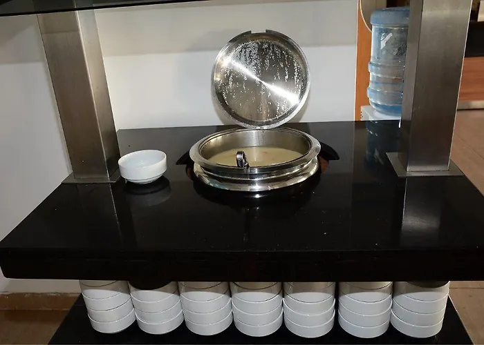 מלון Hira גומבט